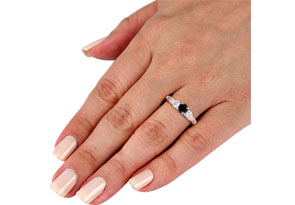 Hansa 1 Carat Black Diamond Round Engagement Ring In 14k White Gold (H-I, SI2-I1)