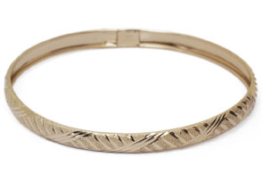 10K Yellow Gold (4.1 G) Flexible Bangle Bracelet W/ Fancy Diamond Cut Design, 7 Inches By SuperJeweler
