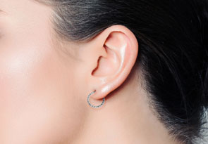 10K White Gold (1.45 G) 25x3mm Diamond Cut Hoop Earrings By SuperJeweler