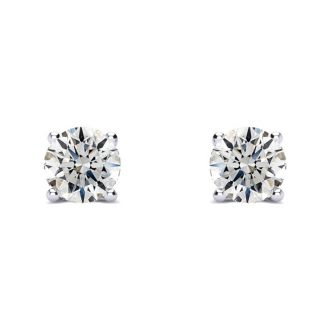 3/4 Carat Round Diamond Stud Earrings In Platinum