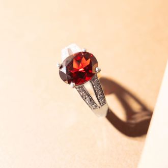 Garnet Ring: Garnet Jewelry: Split band 2ct Oval Shape Garnet and .15ct Diamond Ring 
