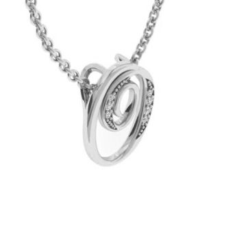 Letter O Diamond Initial Necklace In White Gold With 6 Diamonds