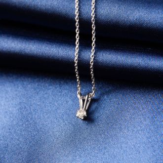 10 Point Diamond Solitaire Necklace With Free 18 Inch Chain.  Very Cute And Sparkly!
