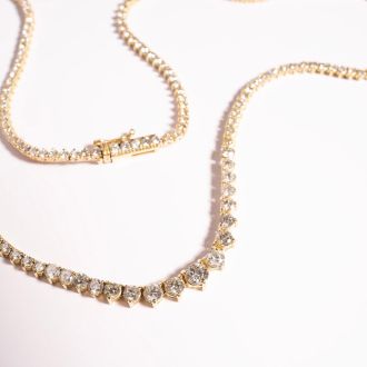 Graduated 5 Carat Diamond Tennis Necklace In 14 Karat Yellow Gold