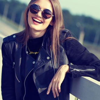 Jennifer Nameplate Necklace In Gold 