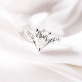 1 1/2 Carat Pear Shape Diamond Engagement Ring In 14K White Gold