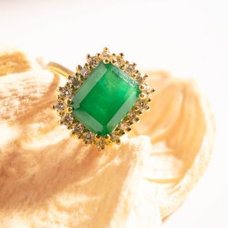 2 1/2 Carat Emerald and Halo Diamond Ring In 14K Yellow Gold
