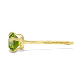 1/4 Carat Peridot Stud Earrings In Yellow Gold