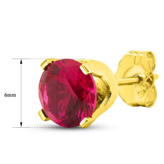 1 1/2 Carat Ruby Stud Earrings In Yellow Gold