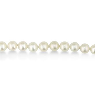 18 Inch Lustrous Hand-Knotted 8mm to 9mm Pearl Necklace. Wonderful Sterling Silver Clasp! Fantastic Value For A Lovely Necklace