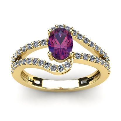 1 Carat Oval Shape Amethyst and Fancy Diamond Ring In 14 Karat Yellow Gold