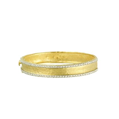 18 Karat Yellow Gold 11.0mm Hammered Finish Bracelet with Diamonds