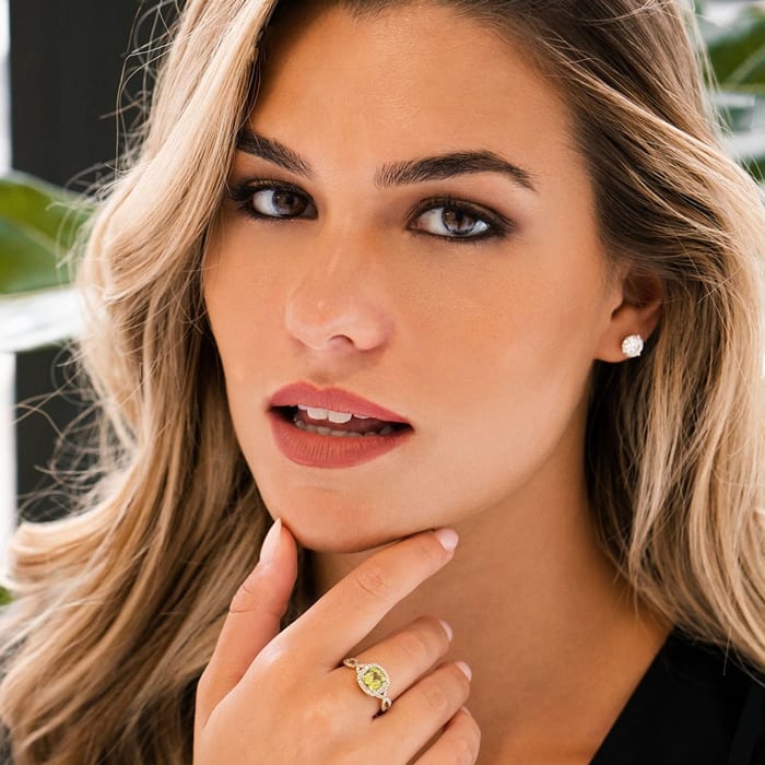 2 Carat Diamond Stud Earrings In 14 Karat White Gold.Very White And Shiny!  Beautiful!