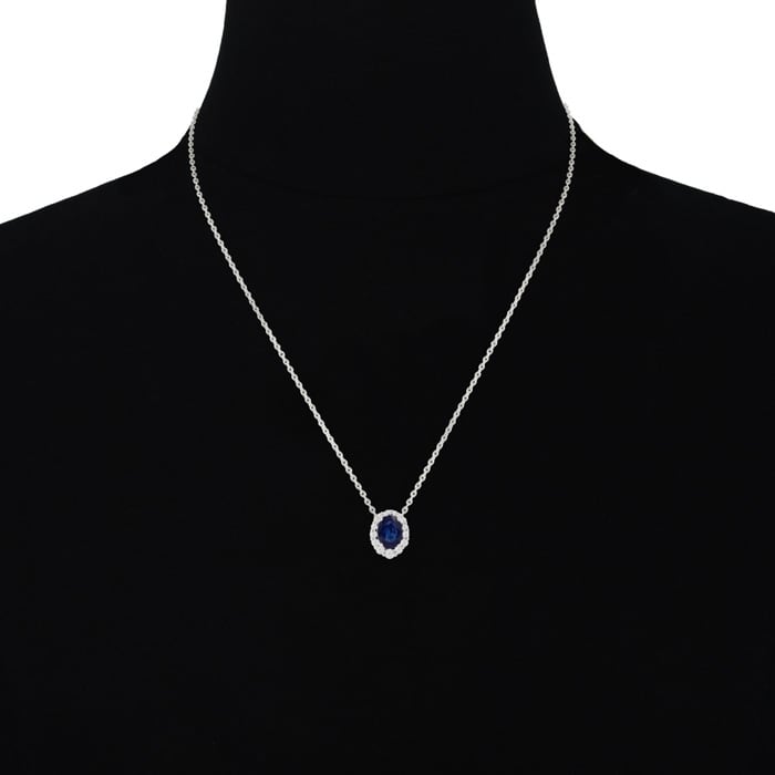 2.90 Carat Fine Quality Sapphire And Diamond Necklace In 14K White Gold