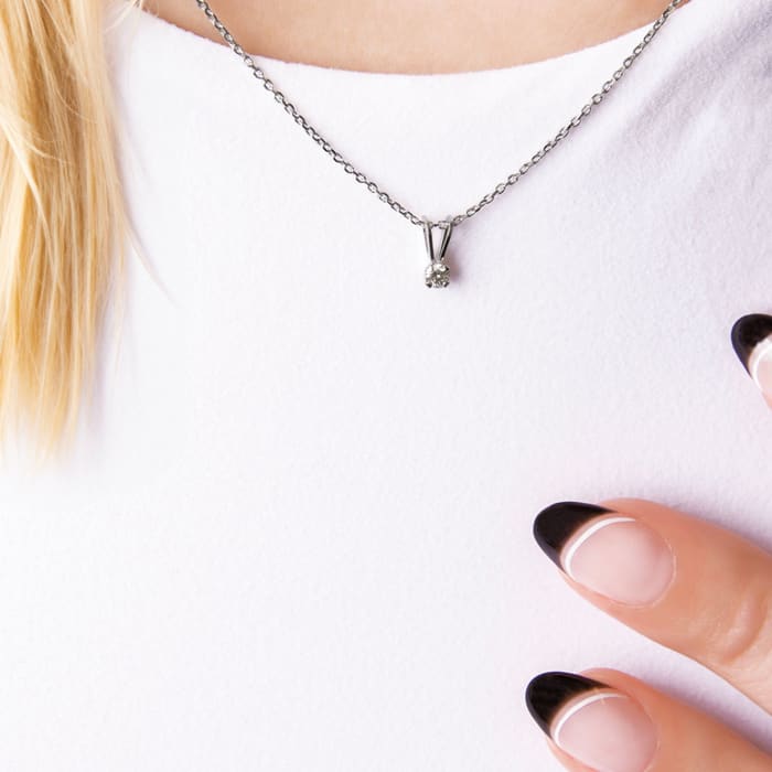 10 Point Diamond Solitaire Necklace With Free 18 Inch Chain.  Very Cute And Sparkly!
