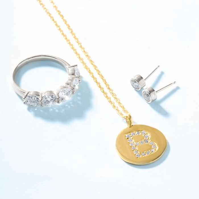 Letter B Diamond Initial Necklace In 14K Yellow Gold With 18 Diamonds