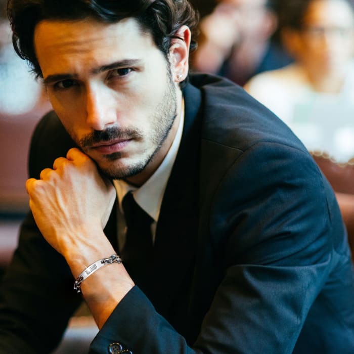 Men's Diamond ID Bracelet In Stainless Steel. Very High Quality.  36 Shiny Diamonds.