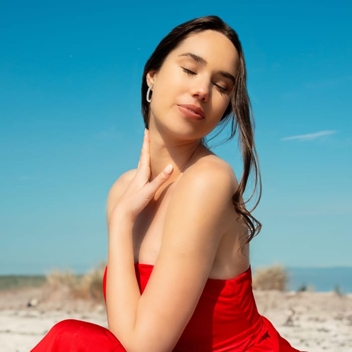 2 Carat Diamond Hoop Earrings In 14 Karat Yellow Gold, 3/4 Inch