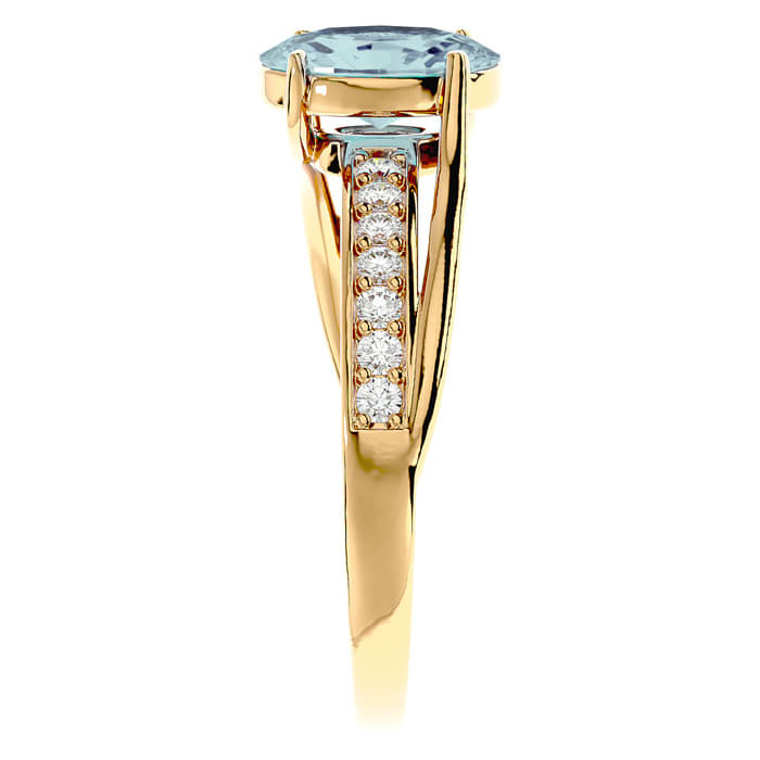 Aquamarine Ring: Aquamarine Jewelry: 1 1/3 Carat Oval Shape Aquamarine and Diamond Ring In 14 Karat Yellow Gold