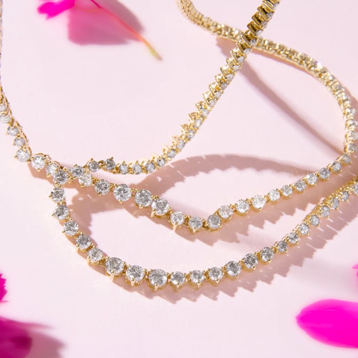 Graduated 5 1/2 Carat Diamond Tennis Necklace In 14 Karat Yellow Gold, 18 Inches