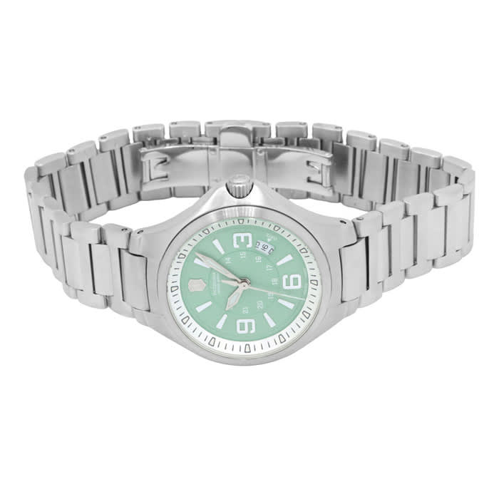 Victorinox base deals camp watch