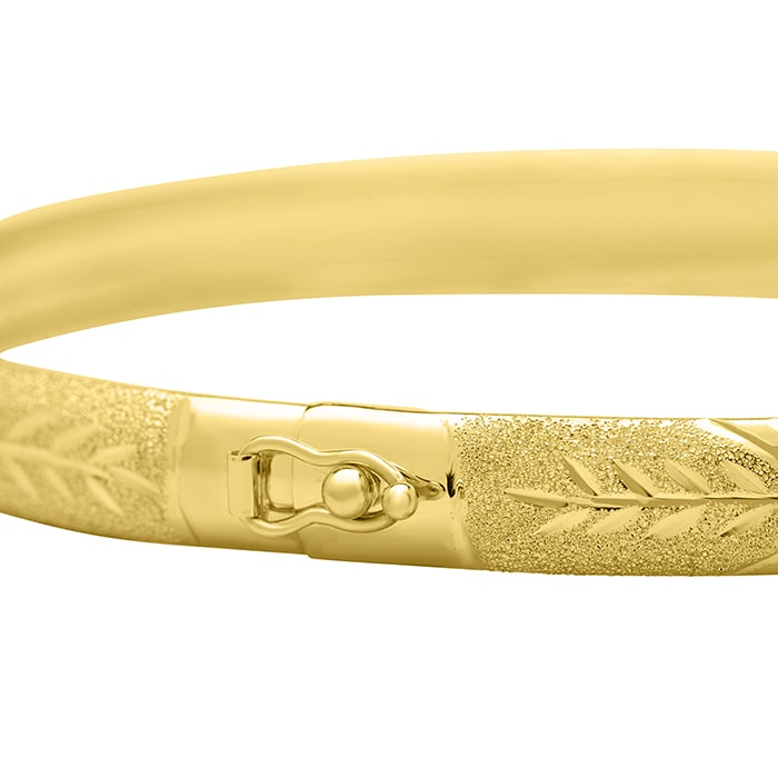 10 Karat Yellow Gold Flexible Diamond Cut Bangle Bracelet, 7 Inches