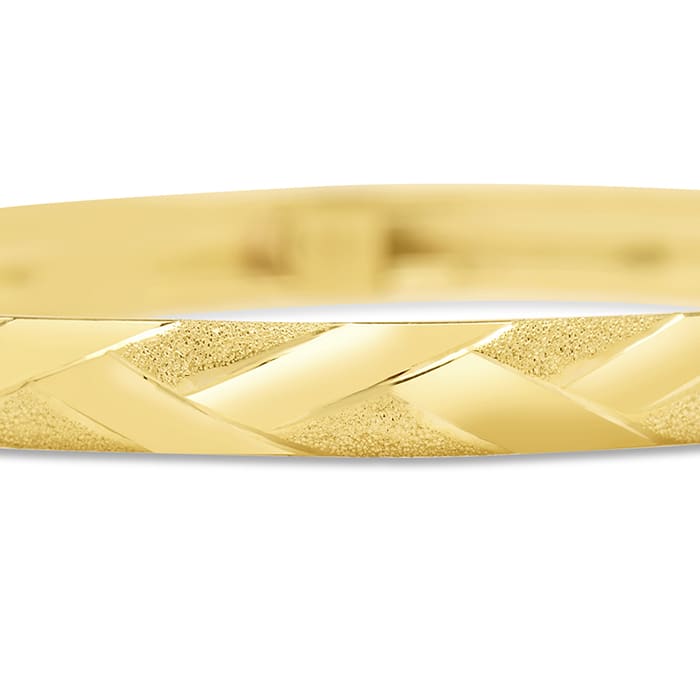 10 Karat Yellow Gold Flexible Diamond Cut Bangle Bracelet, 7 Inches