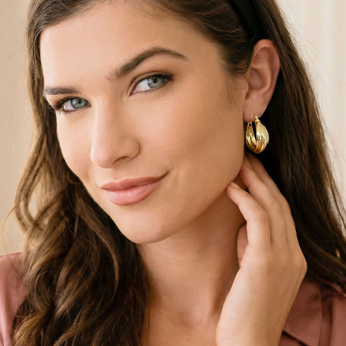 Jaclyn Smith Retro Hoop Earrings In Gold