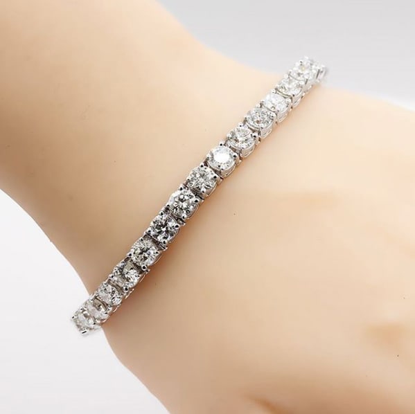 8 1/2 Carat Diamond Tennis Bracelet In 14 Karat White Gold, 6 1/2 Inches