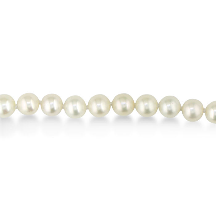 18 Inch Lustrous Hand-Knotted 8mm to 9mm Pearl Necklace. Wonderful Sterling Silver Overlay Clasp! Fantastic Value For A Lovely Necklace