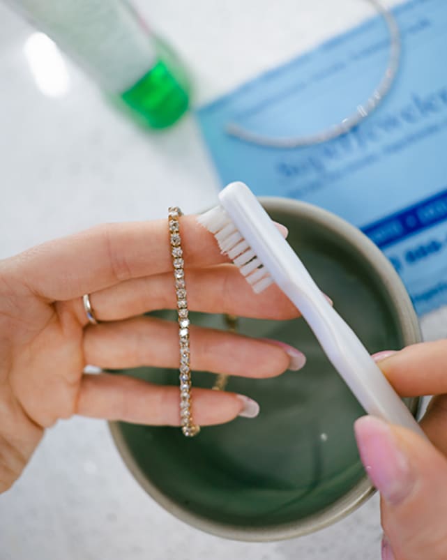 How to Clean your Lab Grown Diamond Tennis Bracelet