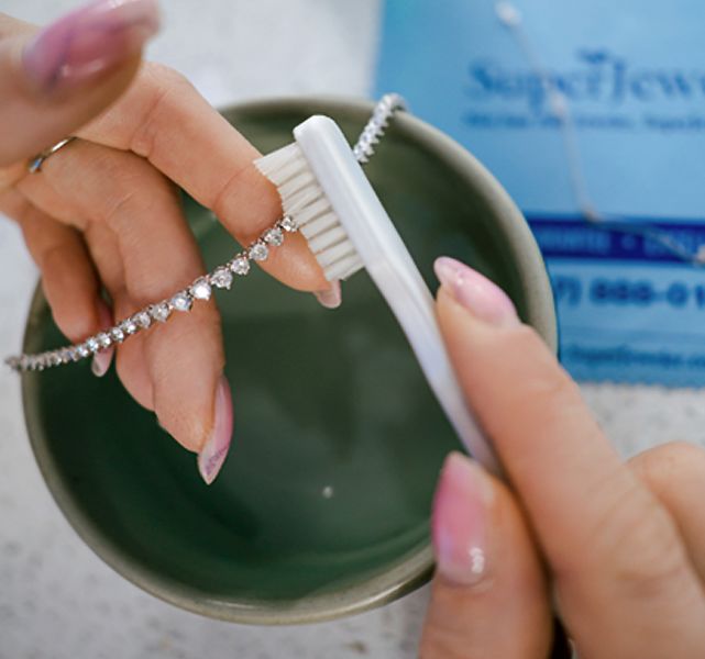 How to Clean your Lab Grown Diamond Necklace