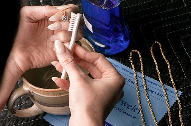 How to Clean your Gold Chain